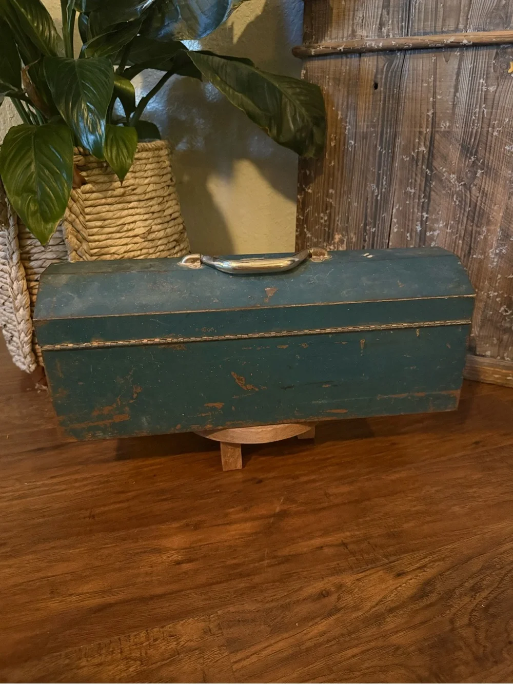 Vintage Metal Toolbox in Teal Blue With Tray